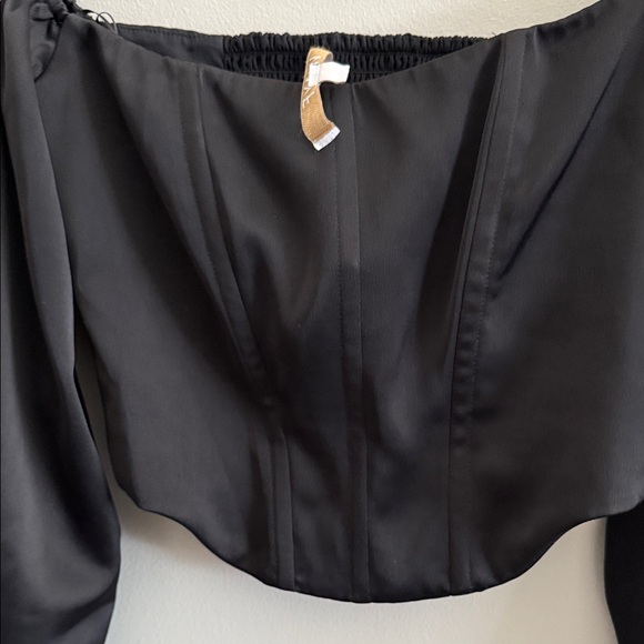 Wayf Black Off-Shoulder Corset Crop Top - Picture 4 of 5